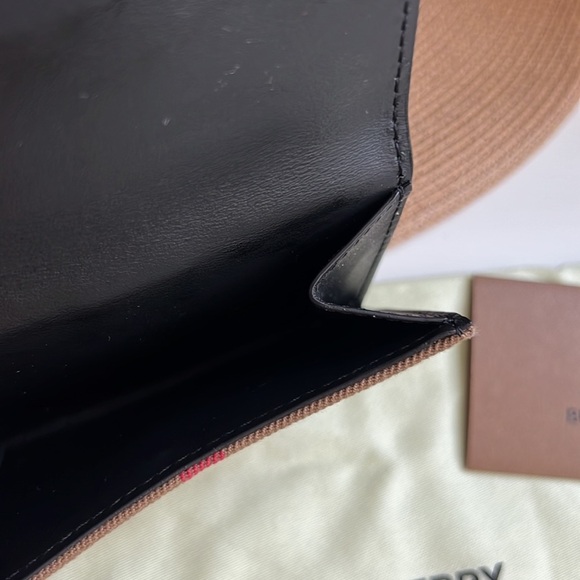 Burberry Leather Wallet - Picture 9 of 16